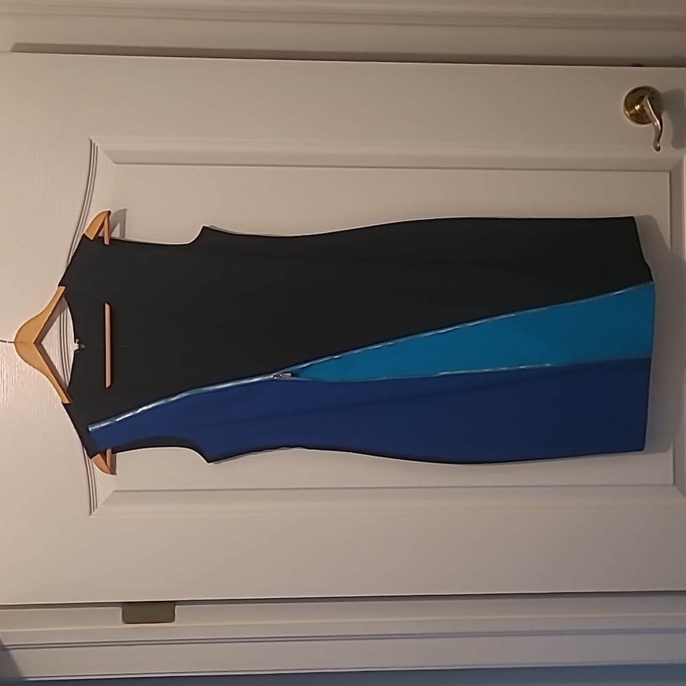Dress - Picture 2 of 3
